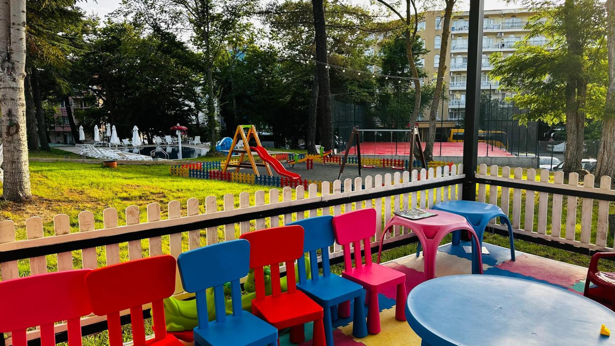 Queen Nelly Park Kiten  Exterior foto